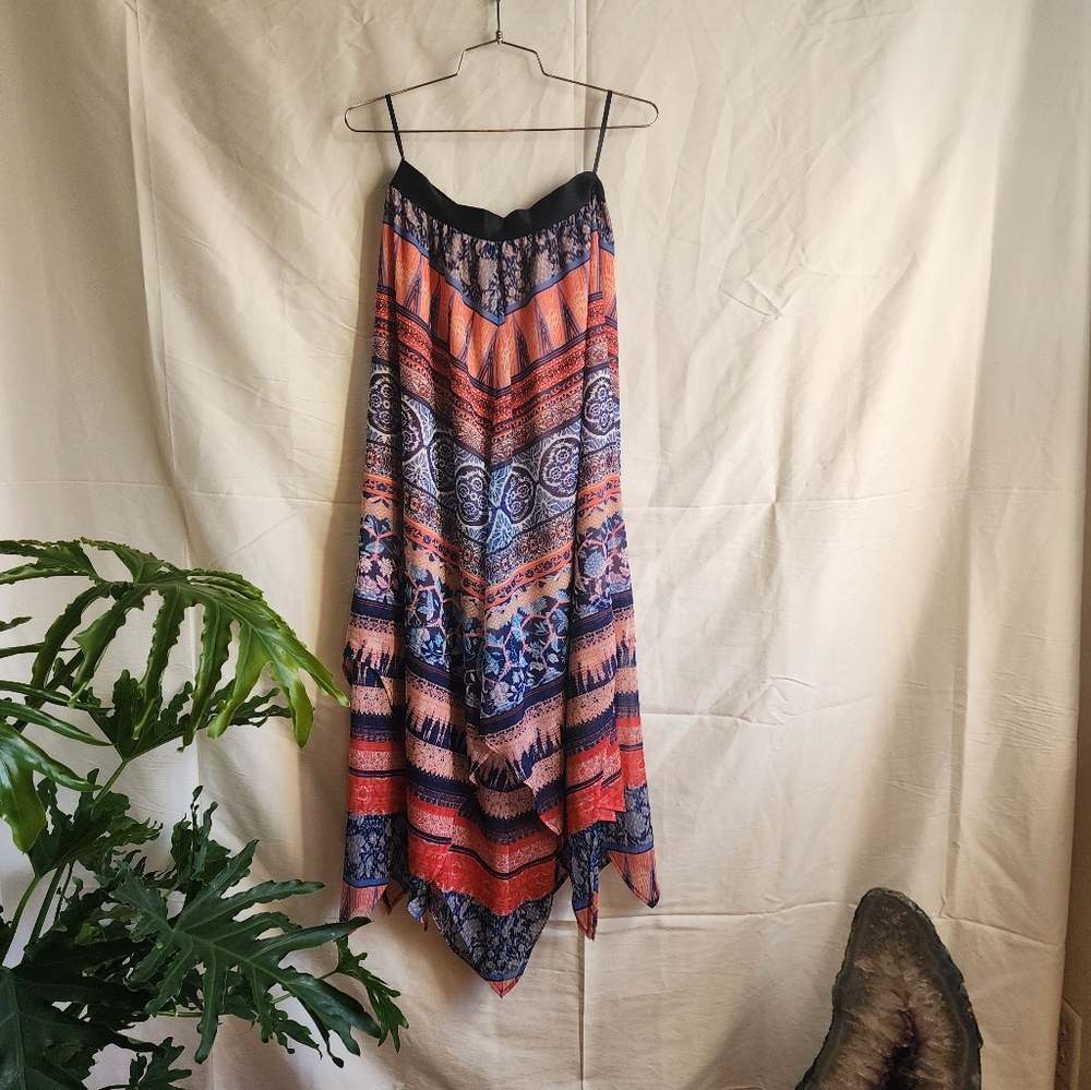 Bebe, small, multicolored flowy skirt